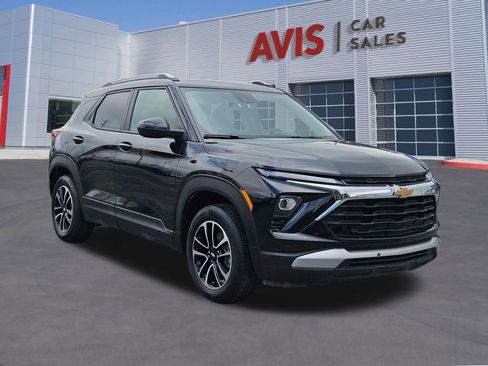 Used 2025 Chevrolet TrailBlazer LT AWD/4WD image 9