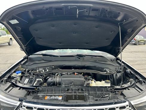 Used 2022 Ford Explorer Limited w/ Equipment Group 301A AWD/4WD image 21