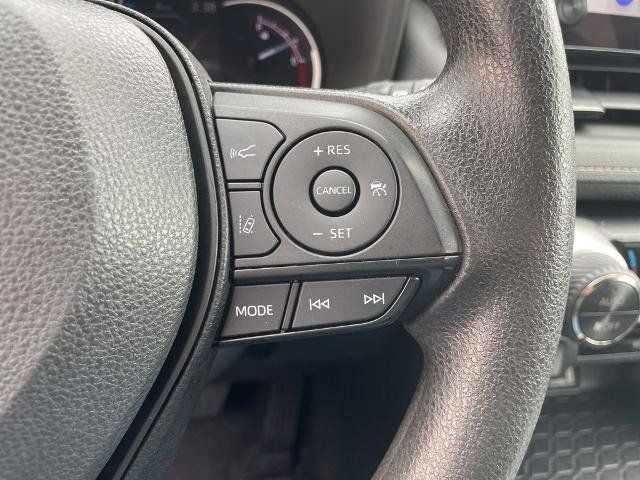 Used 2024 Toyota RAV4 XLE AWD/4WD image 25