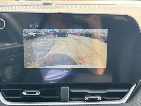 New 2026 Chevrolet Equinox LT FWD image 17