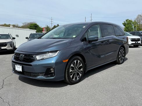 Used 2025 Honda Odyssey Elite image 3