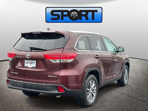 Used 2019 Toyota Highlander XLE w/ Carpet Mat Package (TMS) AWD/4WD image 27