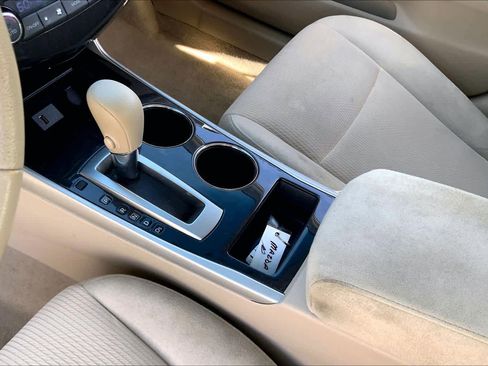 Used 2013 Nissan Altima 2.5 SV image 17