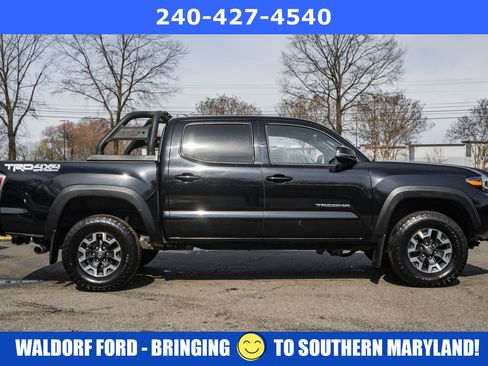 Used 2021 Toyota Tacoma TRD Off-Road w/ TRD Premium Off Road Package AWD/4WD image 3