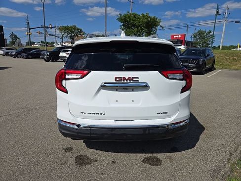 Used 2024 GMC Terrain SLT AWD/4WD image 6