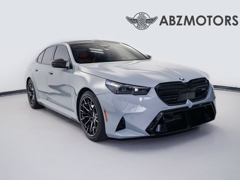 Used 2026 BMW M5 w/ Carbon Package AWD/4WD image 1