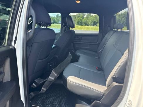 Used 2024 RAM 3500 Tradesman w/ Chrome Appearance Group AWD/4WD image 8