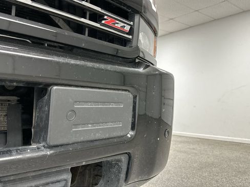 Used 2017 Chevrolet Silverado 2500 LT w/ Midnight Edition AWD/4WD image 18