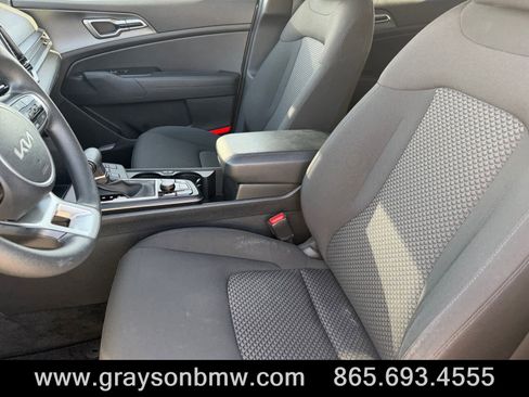 Used 2024 Kia Sportage LX image 10