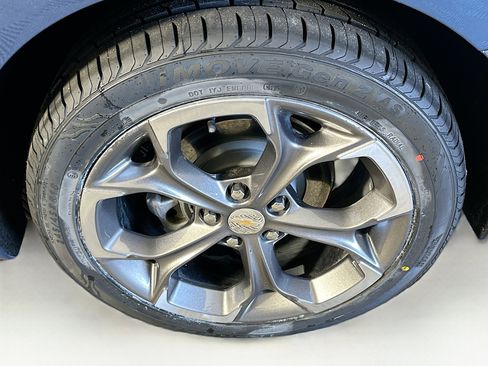 Used 2024 Chevrolet Malibu LT FWD image 11