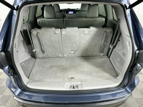 Used 2017 Toyota Highlander Plus FWD image 30