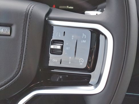 New 2025 Land Rover Range Rover Sport SE image 16