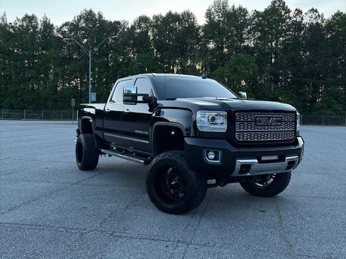 Used 2015 GMC Sierra 3500 Denali w/ Duramax Plus Package image 2