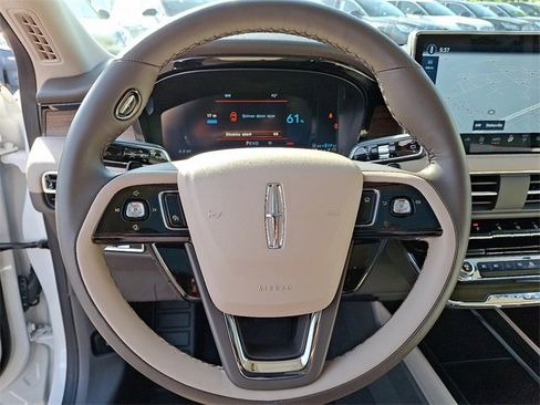 New 2024 Lincoln Corsair Grand Touring image 9