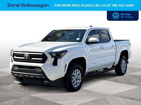 Used 2024 Toyota Tacoma SR5 AWD/4WD image 4