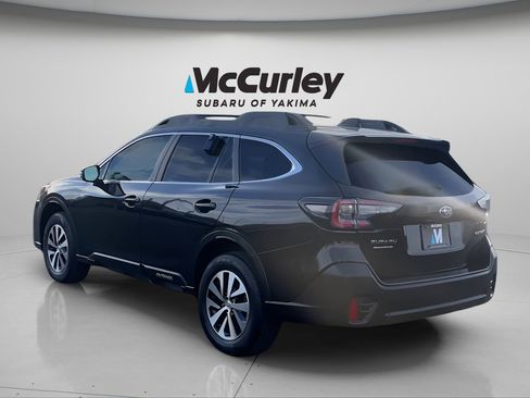 Used 2020 Subaru Outback Premium image 4
