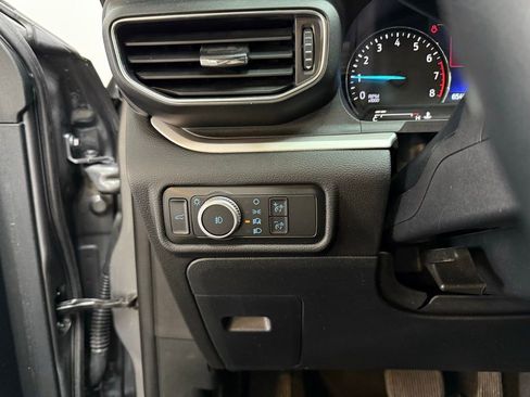 Certified 2022 Ford Explorer XLT w/ Equipment Group 202A image 23