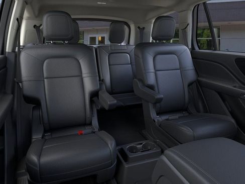 New 2026 Lincoln Aviator AWD image 11