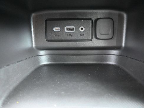 Used 2024 Chevrolet Equinox LS w/ LS Convenience Package FWD image 21