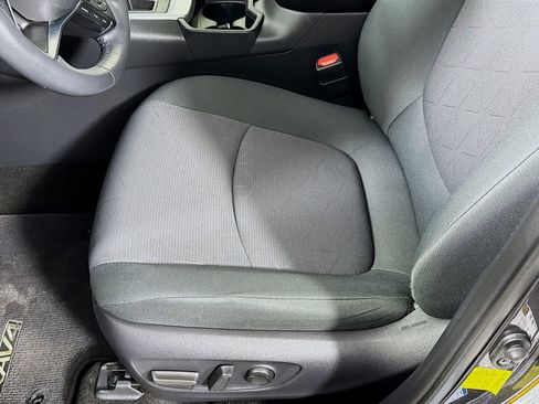Used 2019 Toyota RAV4 XLE w/ Convenience Package AWD/4WD image 18