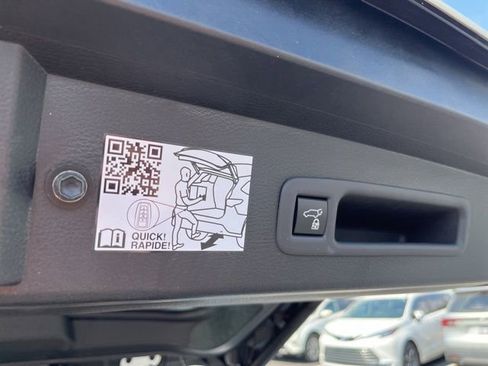 Used 2023 Toyota Sienna XLE image 9