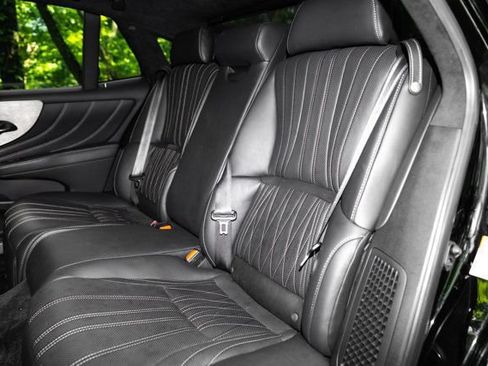 Used 2023 Lexus LS 500h AWD w/ Luxury Package image 19