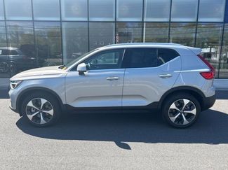 Used 2025 Volvo XC40 B5 Plus AWD/4WD video 2