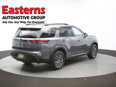 Used 2025 Nissan Pathfinder SV FWD image 41