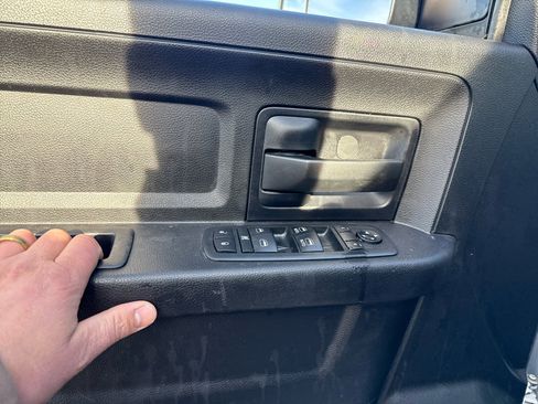 Used 2018 RAM 3500 Tradesman w/ Chrome Appearance Group image 11