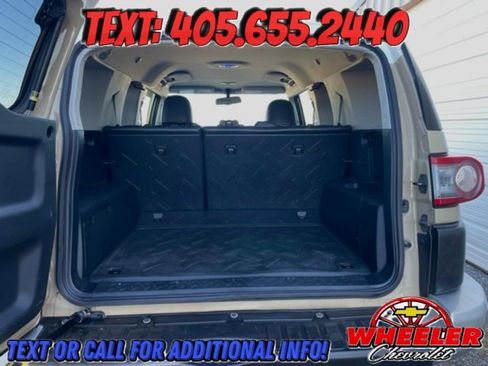 Used 2012 Toyota FJ Cruiser 4WD w/ Convenience Pkg image 8