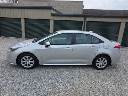 Certified 2023 Toyota Corolla LE image 3