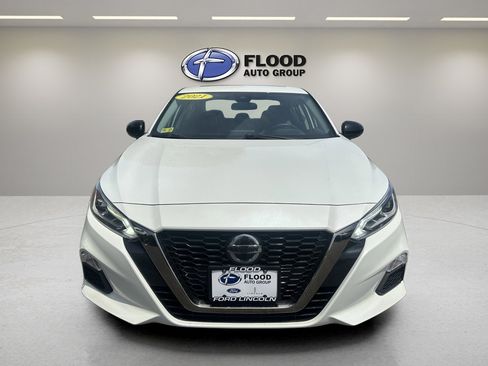 Used 2021 Nissan Altima 2.5 SR w/ SR Premium Package AWD/4WD image 2