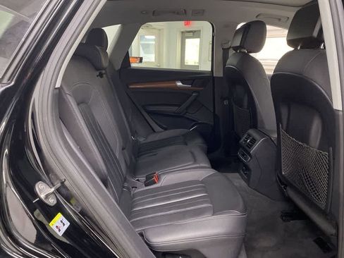 Used 2021 Audi Q5 Premium Plus image 17