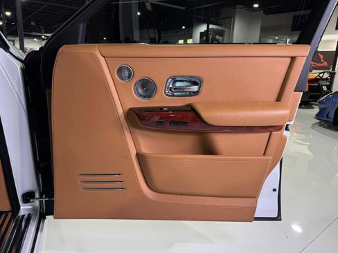 Used 2018 Rolls-Royce Phantom Extended Wheelbase image 40