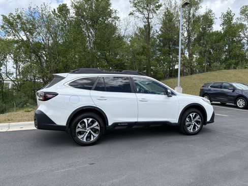 Used 2022 Subaru Outback Limited w/ Popular Package #2 AWD/4WD image 8