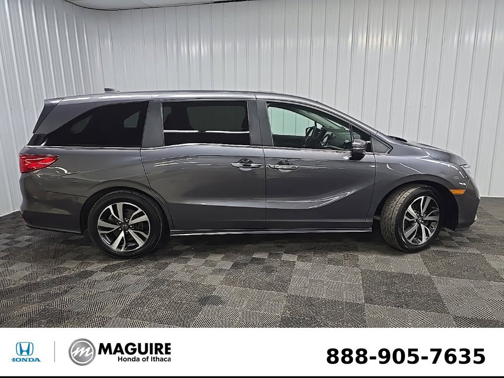 Used 2024 Honda Odyssey Touring image 2