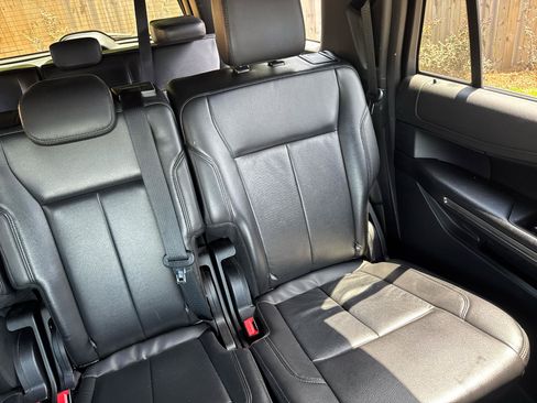 Used 2020 Ford Expedition Max XLT w/ Equipment Group 202A AWD/4WD image 13