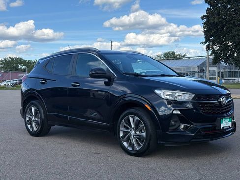 Used 2021 Buick Encore GX Select w/ Sport Touring Package FWD image 2