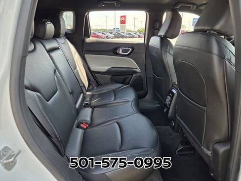 Used 2025 Jeep Compass Limited AWD/4WD image 15