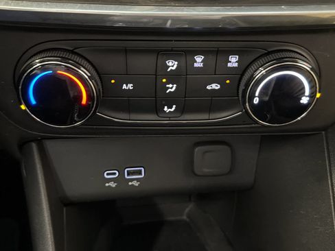 Used 2024 Buick Encore GX Preferred FWD image 40