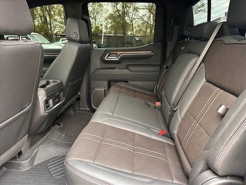 Used 2025 Chevrolet Silverado 1500 High Country w/ Technology Package image 15