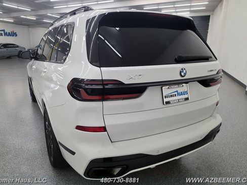 Used 2024 BMW X7 xDrive40i w/ M Sport Package AWD/4WD image 5