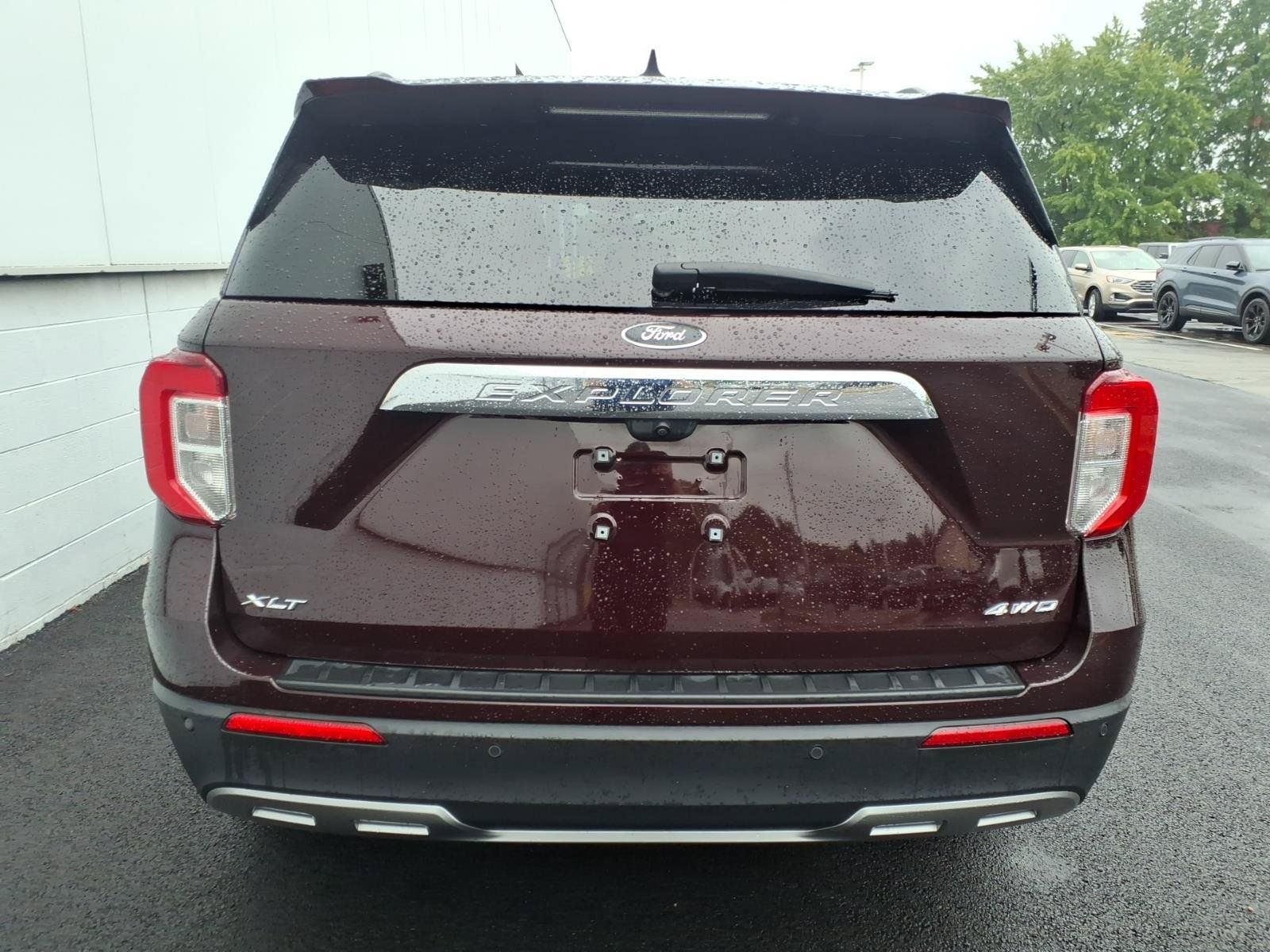 Used 2023 Ford Explorer XLT w/ Equipment Group 202A AWD/4WD image 5