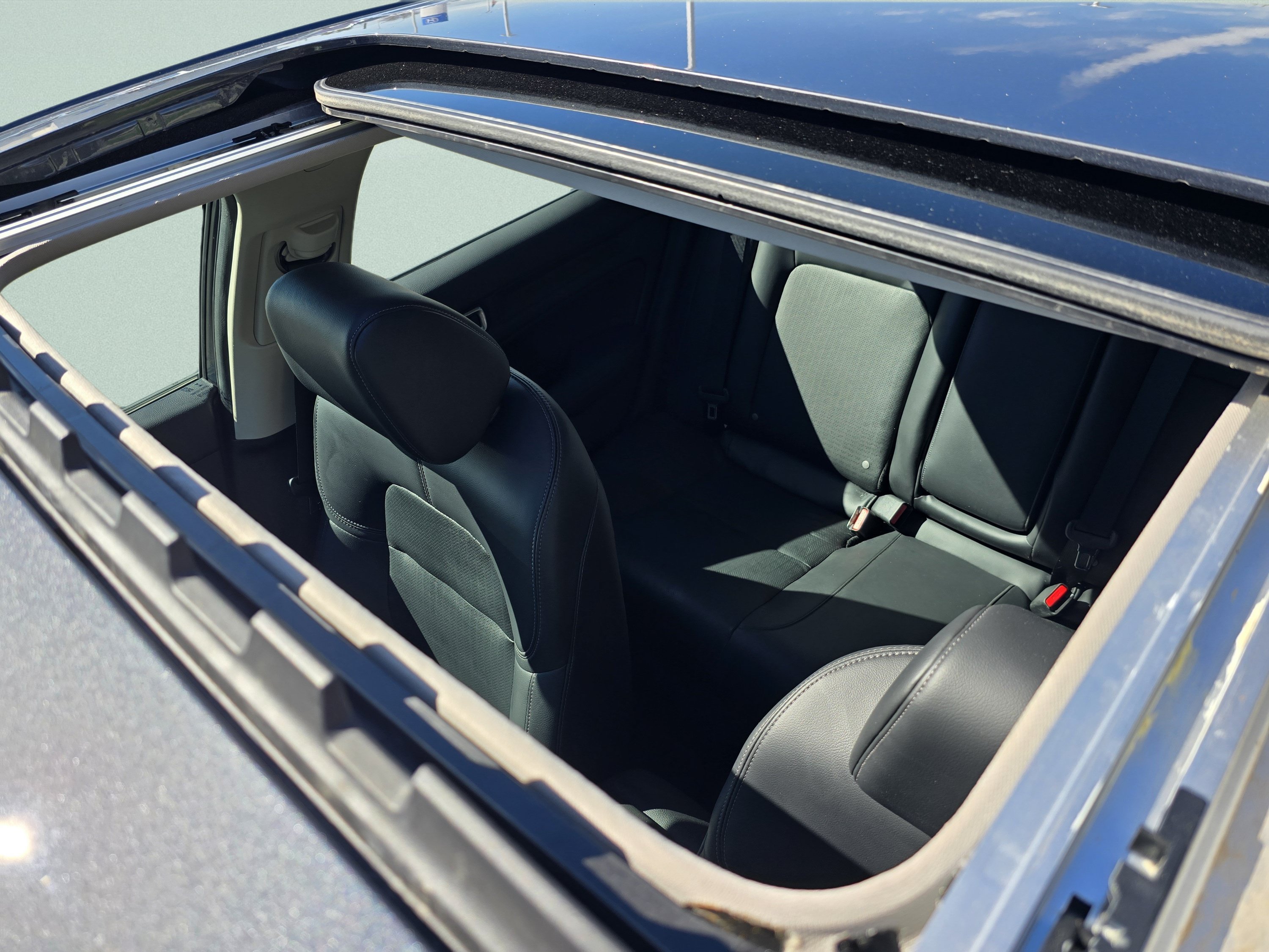 Certified 2024 Honda Civic EX-L image 9