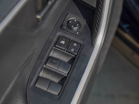 Used 2019 Toyota RAV4 LE image 19