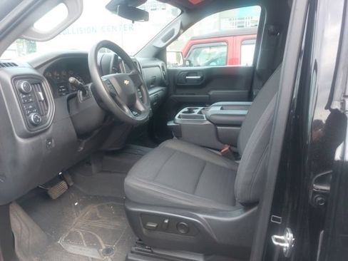 Used 2022 Chevrolet Silverado 1500 Custom w/ LPO, Dark Essentials Package AWD/4WD image 9