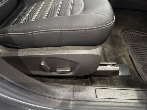 Used 2016 Ford Fusion SE FWD image 13