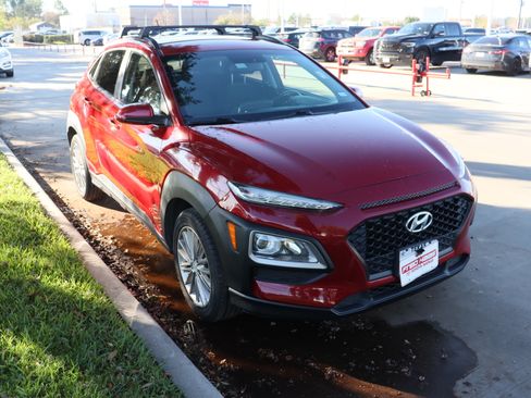 Used 2018 Hyundai Kona SEL image 2