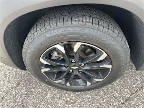 Used 2022 Chevrolet TrailBlazer LT FWD image 40