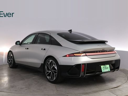 Used 2023 Hyundai Ioniq 6 Limited RWD image 17